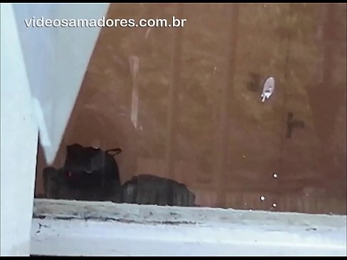 ❤️ Omu cornu chì fighjula a so fidanzata cù un altru tippu, registrendu un video di cazzo senza disturbà a coppia ❤️❌ Video porno à noi