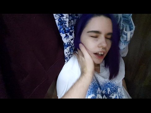 ❤️ Truvò a mo surella in l'armadiu è l'aiutò à cum ❤️❌ Video porno à noi